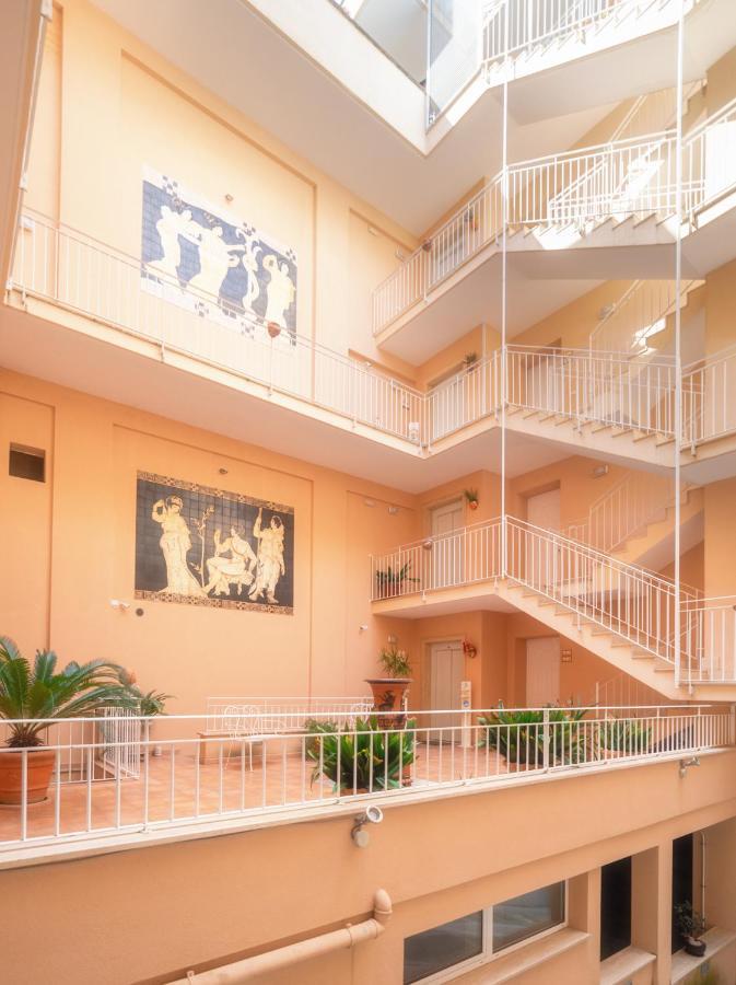 Palazzo Leo Suite And Apartment 레체 외부 사진